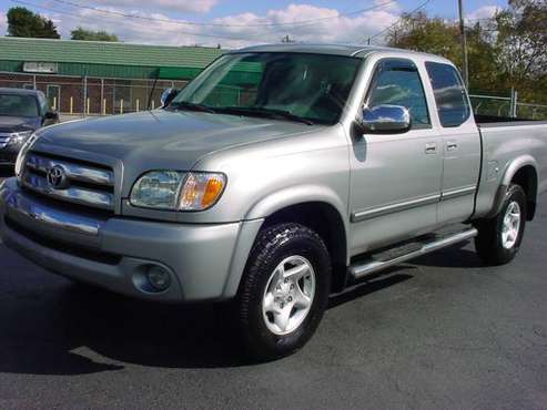 2004 TOYOTA TUNDRA SR5 4-DOOR 4X4 - GOOD CONDITION !! for sale in Columbus, OH