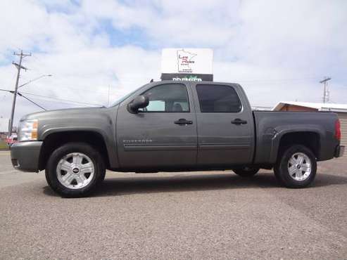 2011 Chevrolet Silverado Crew Cab Z71 4x4 - ONLY 80K MILES! MINT! for sale in Wyoming, MN