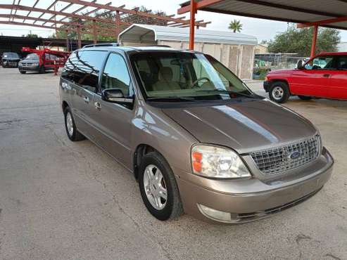 Ford Freestar 2004 4.2 - cars & trucks - by owner - vehicle... for sale in palmview, TX