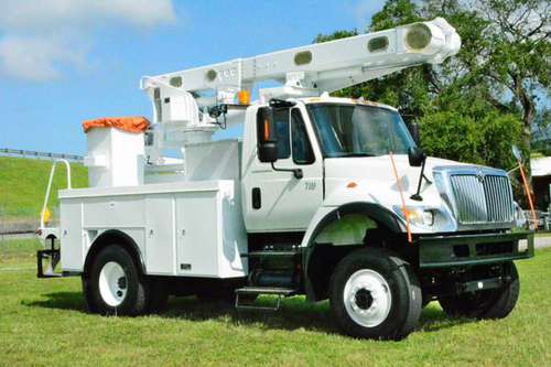 2007 International 7300 Altec 45 Bucket Truck 4X4 - cars & trucks -... for sale in Hollywood, IN