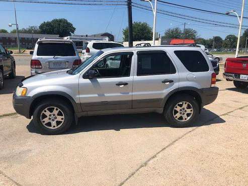 2004 Ford ESCAPE XLT WHOLESALE PRICES USAA NAVY FEDERAL for sale in Norfolk, VA