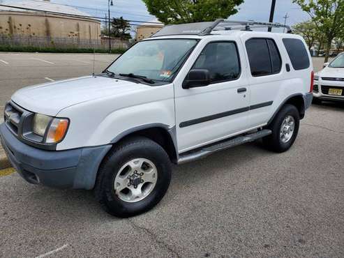 2000 nissan xterra sunroof 189 000 miles runs excellent 2150 for sale in East Rockaway , NY