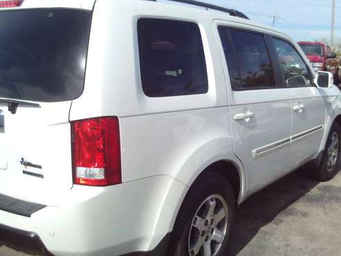 2011 Honda pilot AWD Touring "PRICE REDUCED" - cars & trucks - by... for sale in Oklahoma City, OK