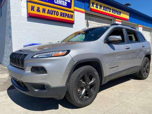 2018 Jeep Cherokee 4x4 - - by dealer - vehicle for sale in Spring Brook, NY