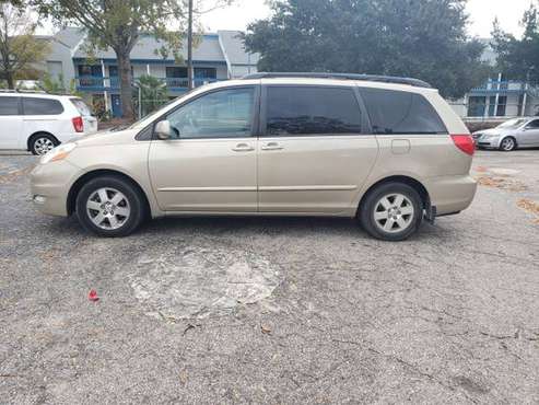 ** TOYOTA SIENNA ** EASY FINANCE - cars & trucks - by dealer -... for sale in Wilmington, NC