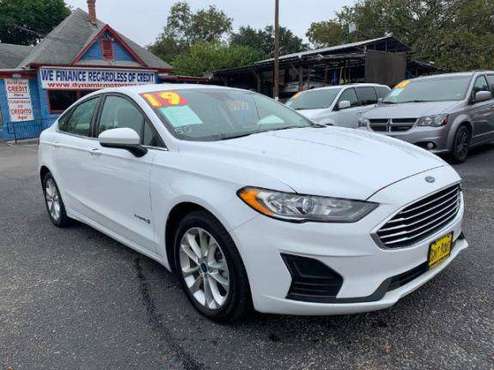 Bad credit NOT a problem 2019 Ford Fusion Hybrid 30 K - cars &... for sale in Austin, TX