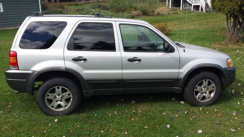 2003 FORD ESCAPE XLT 4X4 - cars & trucks - by owner - vehicle... for sale in Stacy, MN