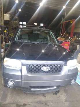 2004 FORD ESCAPE SLT for sale in Mount Prospect, IL