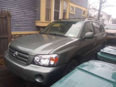 06 Toyota Highlander - cars & trucks - by owner - vehicle automotive... for sale in Rochester , NY