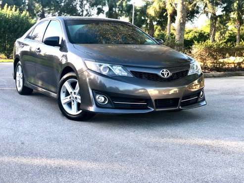 2014 Toyota Camry SE / Extra Clean - cars & trucks - by owner -... for sale in Naples, FL