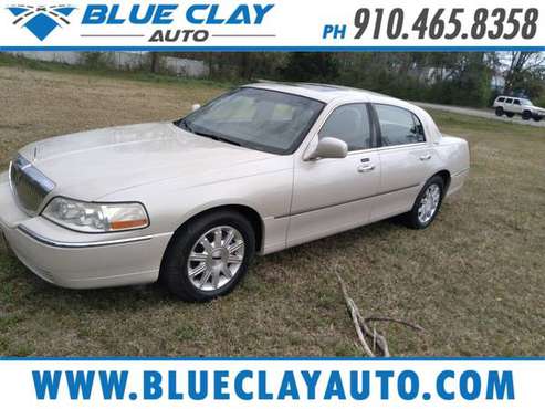 2007 LINCOLN TOWN CAR SIGNATURE LTD - - by dealer for sale in Wilmington, NC