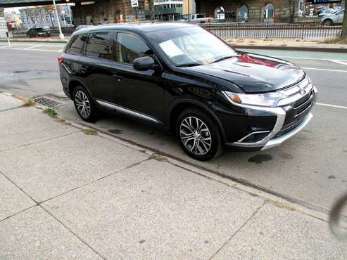 2018 Mitsubishi Outlander SEL S-AWC AWD - cars & trucks - by dealer... for sale in elmhurst, NY