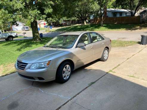 Hyundai Sonata 2010 - cars & trucks - by owner - vehicle automotive... for sale in Derby, KS