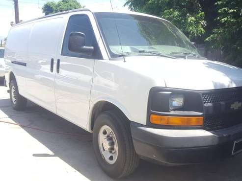2013 Chevy Express c2500 c3500 3/4 ton 8 lugs ex long body v8 5 3 for sale in North Hollywood, CA