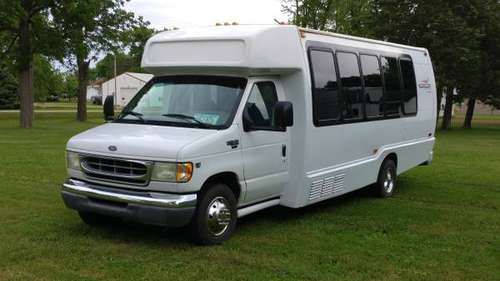 2002 E450 Ford 7.3 Diesel Krystal shuttle party bus van 15 passenger for sale in Le Mars, IA