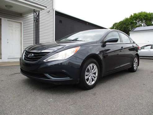 2011 HYUNDAI SONATA 4 CYLINDER TRADE-IN SPECIAL! - cars & trucks -... for sale in North Providence, RI
