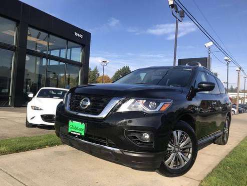 2017 Nissan Pathfinder SV ( Easy Financing Available ) for sale in Gladstone, OR