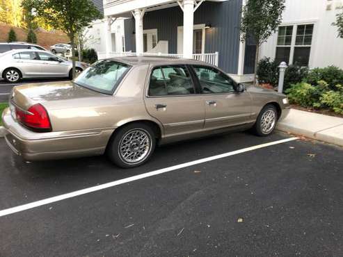 2001 Mercury Marquis for sale in Stratford, CT
