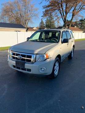 2008 ford escape V6 loaded - cars & trucks - by owner - vehicle... for sale in East Amherst, NY