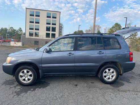 Toyota Highlander 4WD - cars & trucks - by dealer - vehicle... for sale in Fort Mill, NC