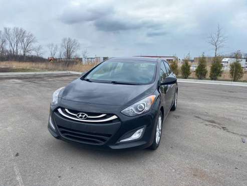 2013 Hyundai Elantra GT - - by dealer - vehicle for sale in Lake Bluff, IL