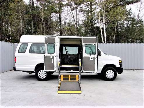 2008 FORD E 250 SUPER DUTY EXTENDED WHEELCHAIR VAN HANDICAP - cars & for sale in Brentwood, NY