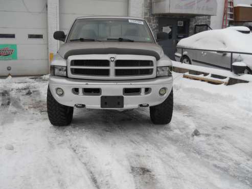 2001 DODGE RAM 1500 EXTENDED CAB 4 DR, LONG BED, NEXT TO NEW - cars for sale in Lancaster, PA