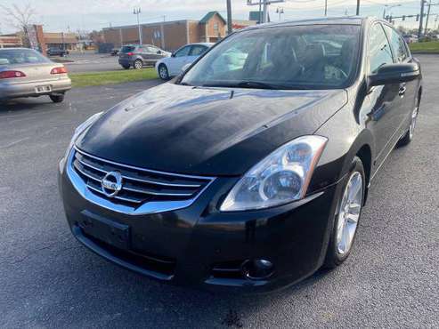 2011 Nissan Altima 3.5 - cars & trucks - by owner - vehicle... for sale in Rochester , NY