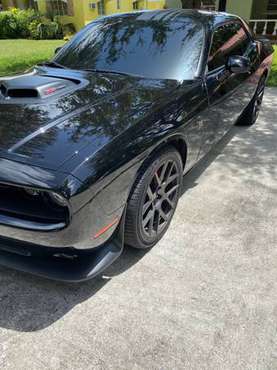 2018 DODGE CHALLENGER 392 SHAKER - cars & trucks - by owner -... for sale in Miami, FL