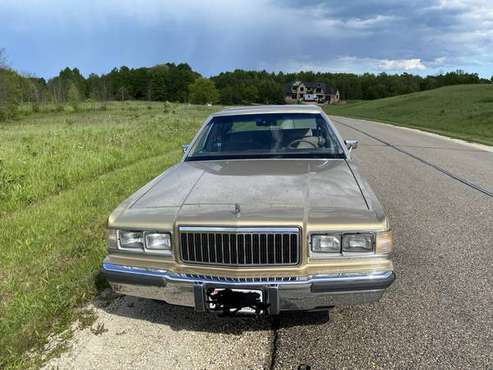 Mercury Marquis-Classic Mint 91 - cars & trucks - by owner - vehicle... for sale in Cedarburg, WI