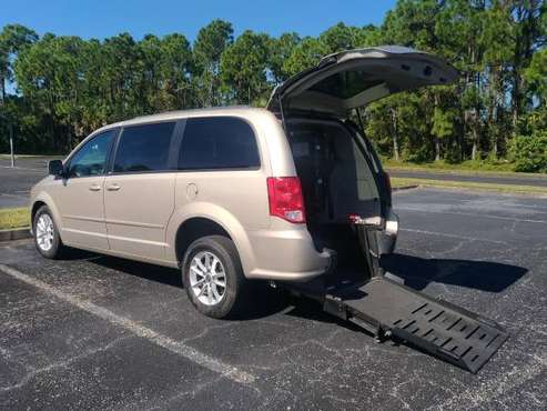 Handicap Van - 2014 Dodge Grand Caravan - cars & trucks - by dealer... for sale in Daytona Beach, FL