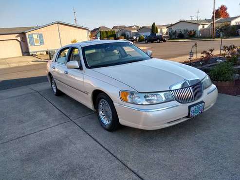 1998 Lincoln Cartier Towncar for sale in Albany, OR