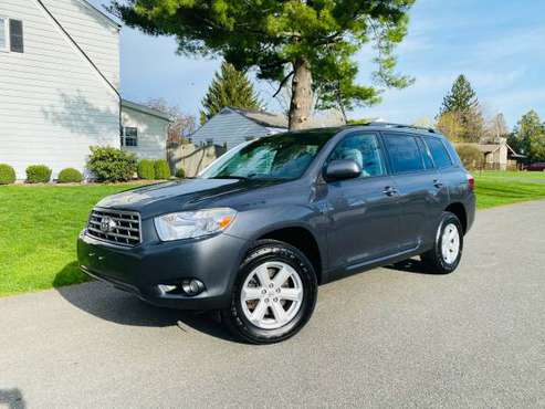 2010 TOYOTA HIGHLANDER SE ( ONE OWNER/CLEAN CARFAX ) - cars & for sale in West Sand Lake, NY