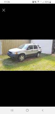 2003 FORD ESCAPE 4X4 - cars & trucks - by owner - vehicle automotive... for sale in Millington, MI