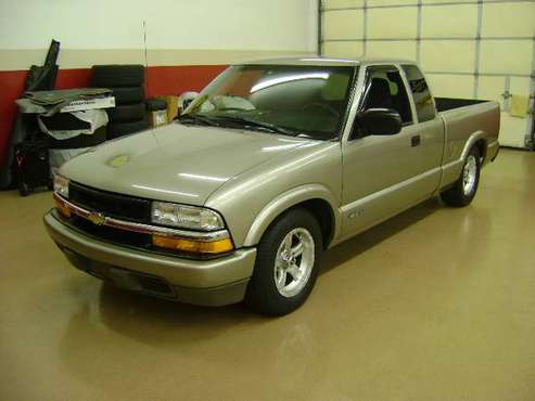 2000 CHEVROLET S-10 EXTENDED CAB LS - - by dealer for sale in Toledo, OH