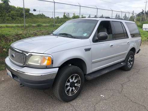 2002 Ford Expedition Xlt ((4wd, 3rd Row, Clean)) - cars & trucks -... for sale in Roseburg, OR