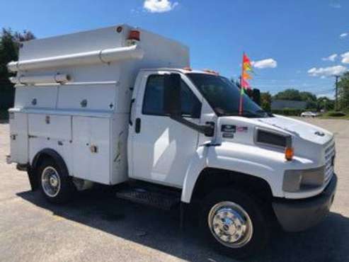 2005 Chevrolet C5500 ENCLOSED UTILITY SEVICE TRUCK - cars & trucks -... for sale in Massapequa Park, NY