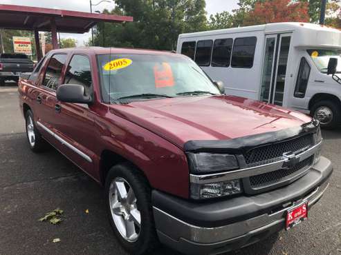 2005 Chevrolet Avalanche LS Nice Truck! - cars & trucks - by dealer... for sale in Salem, OR