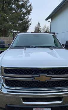 Chevy 3500 Crew cab w Tommy lift gate for sale in Rochester, WA