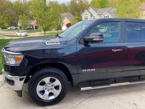 2019 Ram 1500 Big Horn Crew Cab 4x4 for sale in Avon, OH