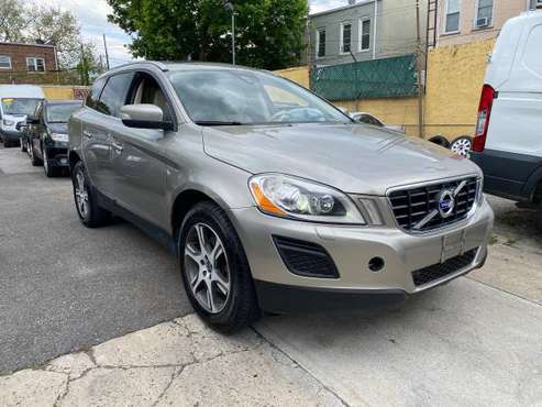 2013 Volvo XC60 AWD panoramic roof loaded for sale in Brooklyn, NY