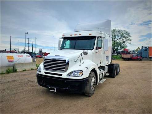 2010 Freightliner Columbia for sale in Minooka, IL
