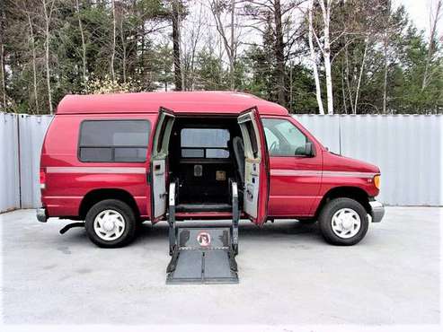 2000 FORD E 250 CONVERSION WHEELCHAIR VAN HANDICAP VAN - cars & for sale in Brentwood, MA