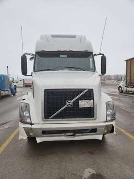 2005 Volvo vnl for sale in Plainfield, IL