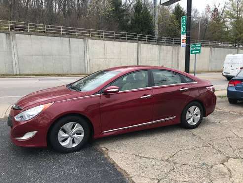 2013 Hyundai Sonata Hybrid - cars & trucks - by owner - vehicle... for sale in Terrace Park, OH