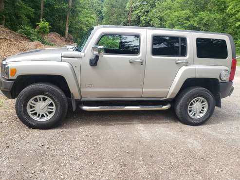 Hummer h3 suv truck 2008 - cars & trucks - by owner - vehicle... for sale in Pittsburgh, PA