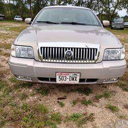 2009 Mercury Grand Marquis LS - cars & trucks - by owner - vehicle... for sale in Hartford, WI