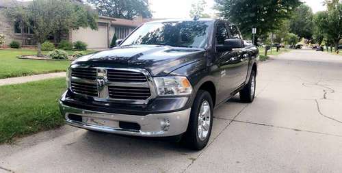 Dodge Ram 1500 2018 bighorn 4x4 for sale in Sterling Heights, MI