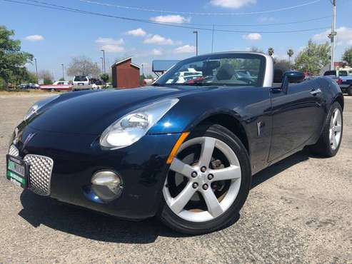 2006 PONTIAC SOLSTICE* CONVERTIBLE * STICK SHIFT* LOW MILES* HURRY IN* for sale in Clovis, CA