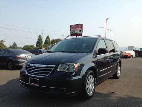👼 2014 Chrysler Town and Country, $190 per month! 👼 - cars & trucks... for sale in Eugene, OR